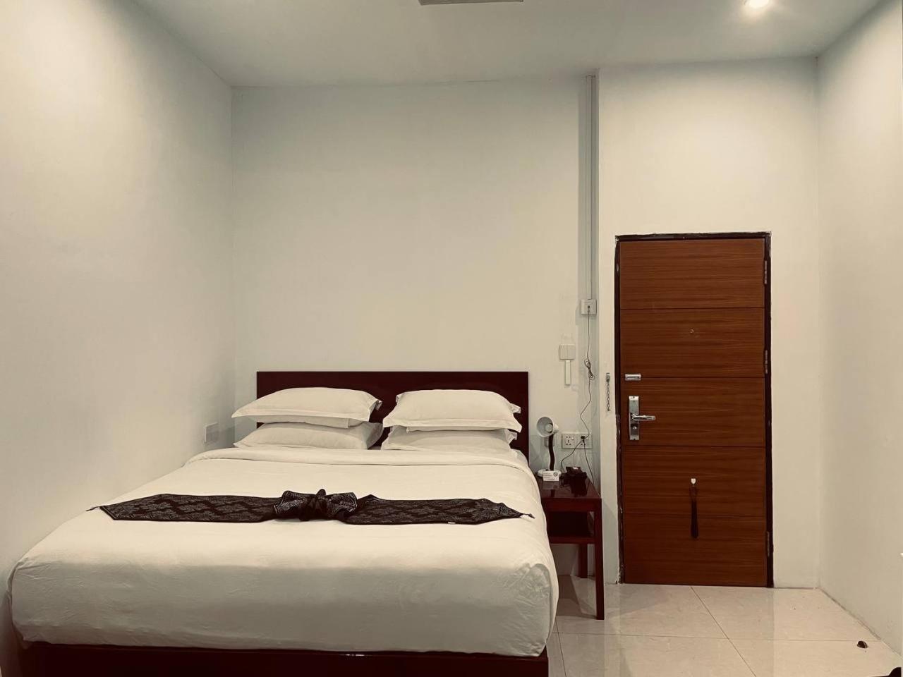 Yama Hotel & Rooftop Bar Yangon Bagian luar foto