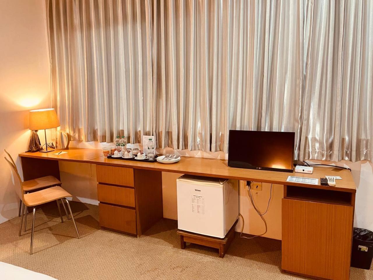 Yama Hotel & Rooftop Bar Yangon Bagian luar foto