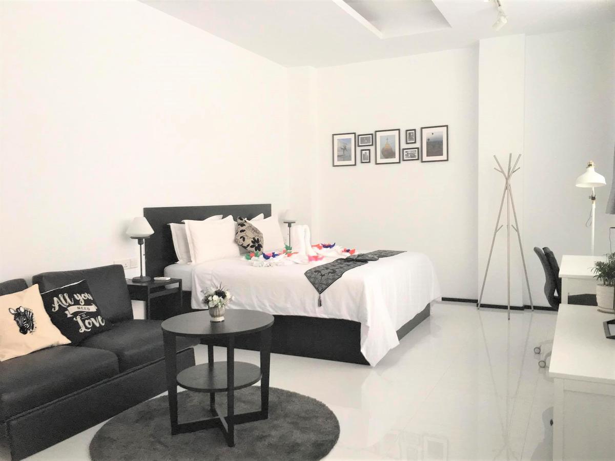 Yama Hotel & Rooftop Bar Yangon Bagian luar foto